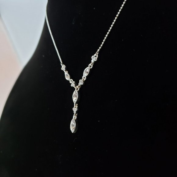 Monet Silver Toned Chain Necklace Rhinestone Dangle Charm 18 Inch - Picture 6 of 8